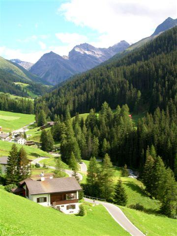 DSCN4108.JPG - mein altes Zuhause, Blick zum Mittaghorn, Sertig