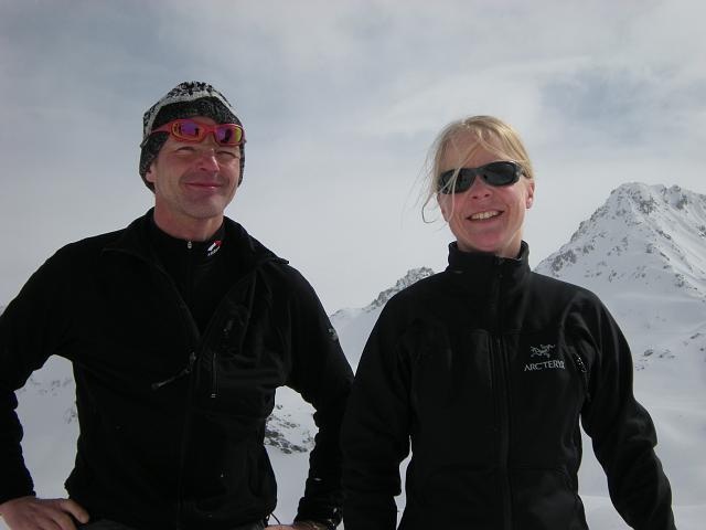 DSCN5286.JPG - ich und Tourenpartnerin Marion, sie springt für Skitouren ein, die für Sarahs Knie zu streng sind, oder sie arbeiten darf.