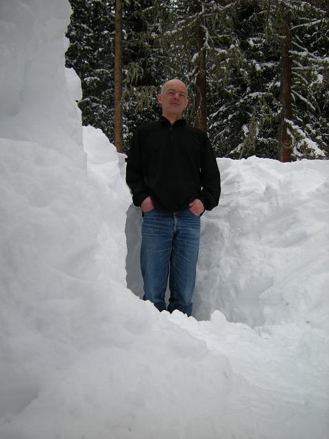 DSCN5329.JPG - hier stehe ich auf dem Heizölschacht, das Oel reicht noch für rund 2 Mt.