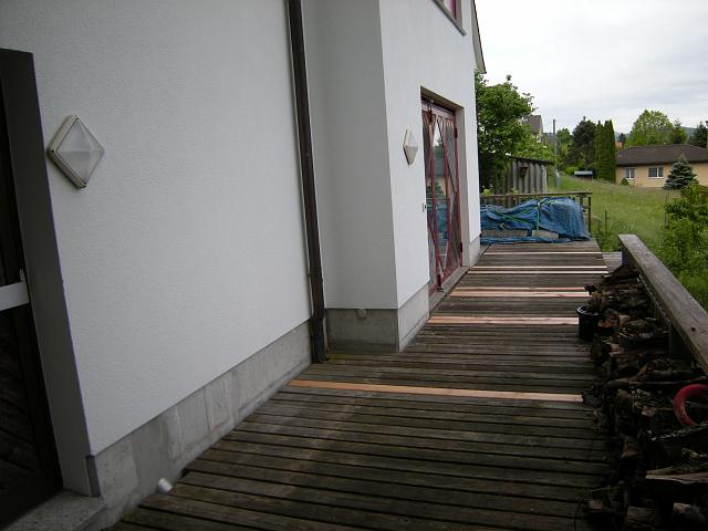 Bildweg24_0846b.jpg - Blick von der Eingangstüre Richtung Teich / Süd