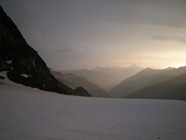 DSCN6185.JPG - Blick gegen Norden wo das Wetter noch fast gut ist.