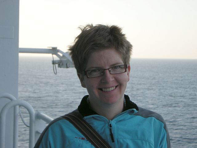 DSCN6530.JPG - Sarah auf der Fähre