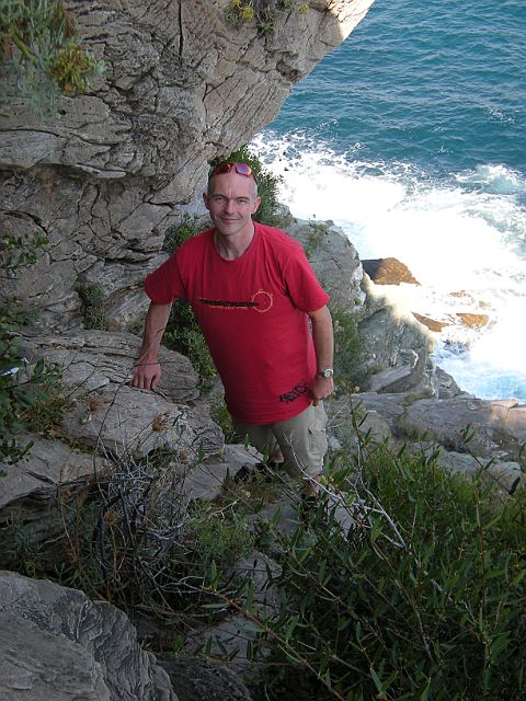 DSCN6544.JPG - die Kletterei um die Felsen war ca. 4+