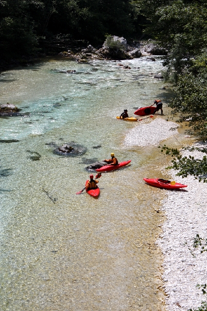 IMG_1199.JPG - der Fluss Soca ist ein Paradies für Kajaker