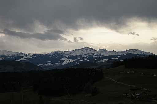 DSCN1148.JPG - Speer und Mürtschenstock von Zuhause aus