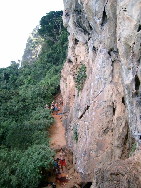 230thaiwandwall.jpg.jpg